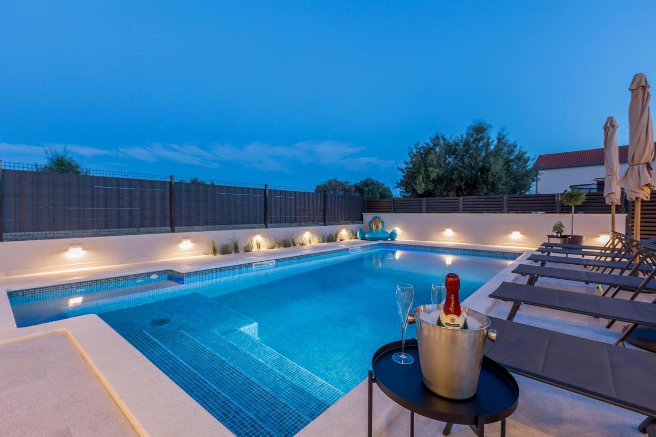 Luxury Villa Diana With Heated Pool And Jacuzzi Dograde Экстерьер фото