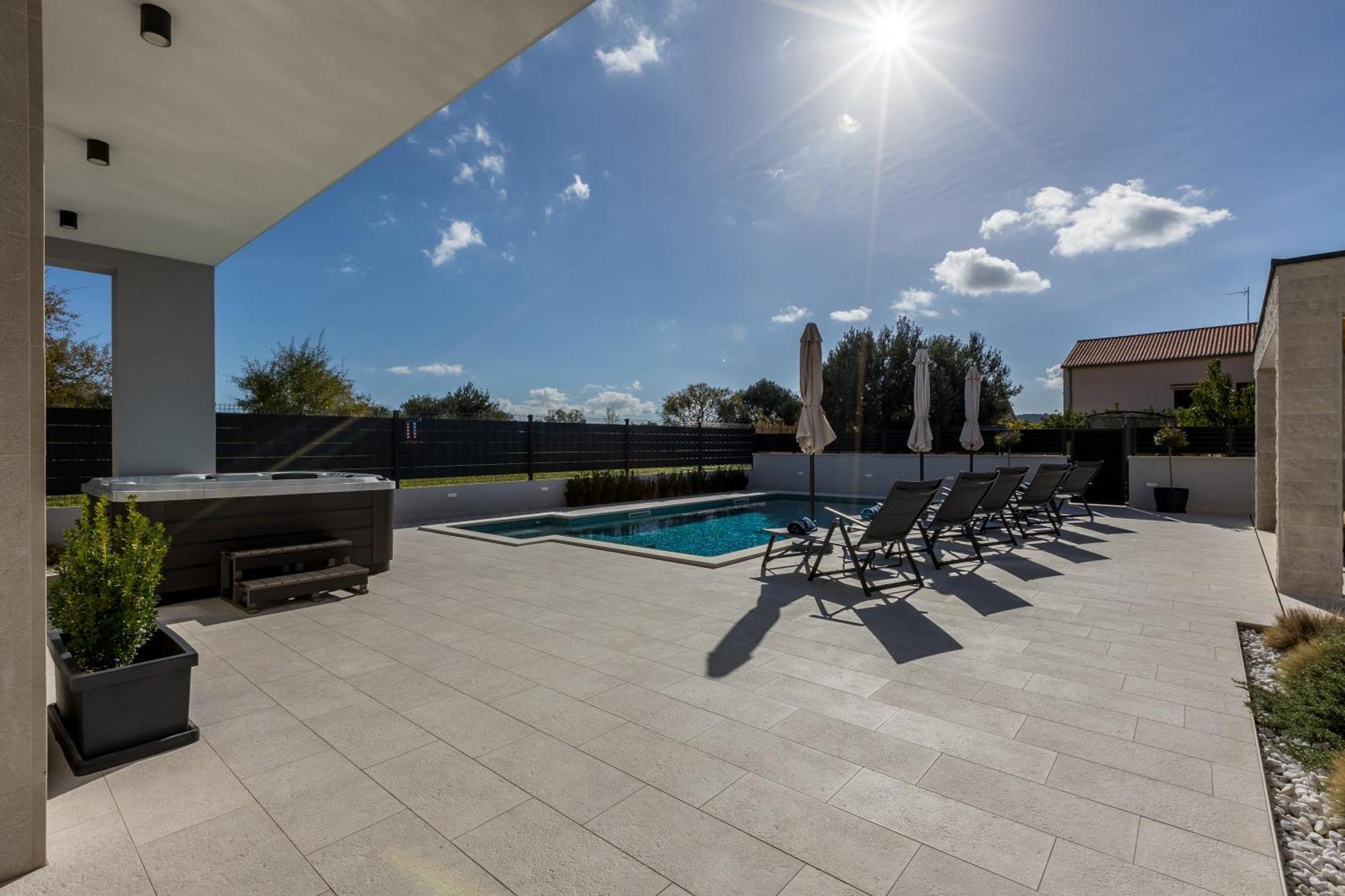 Luxury Villa Diana With Heated Pool And Jacuzzi Dograde Экстерьер фото