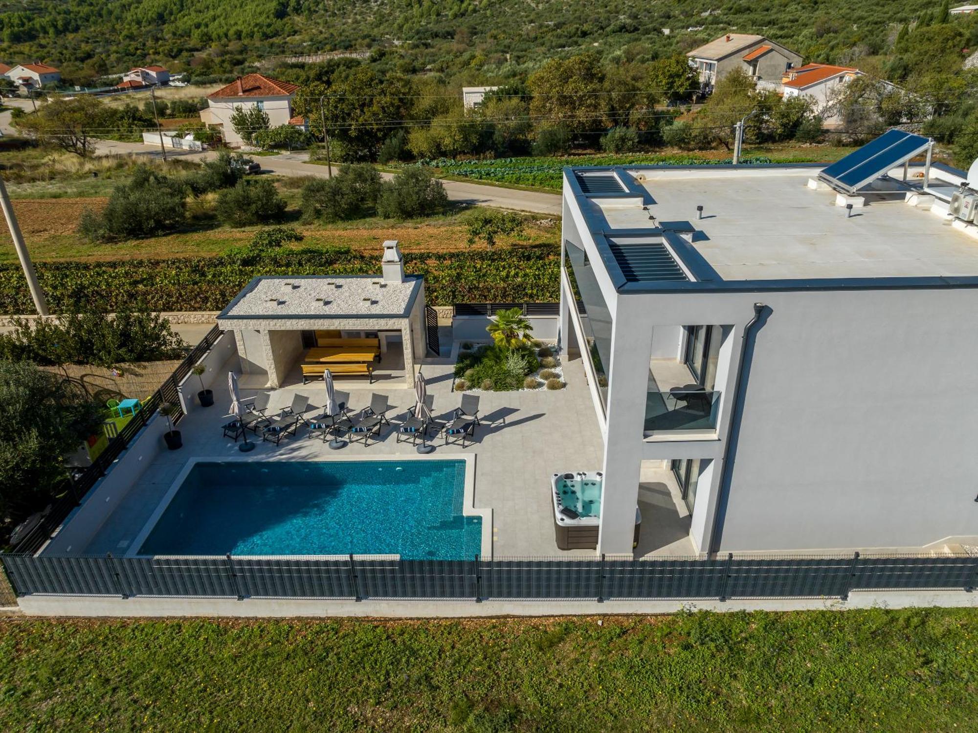 Luxury Villa Diana With Heated Pool And Jacuzzi Dograde Экстерьер фото