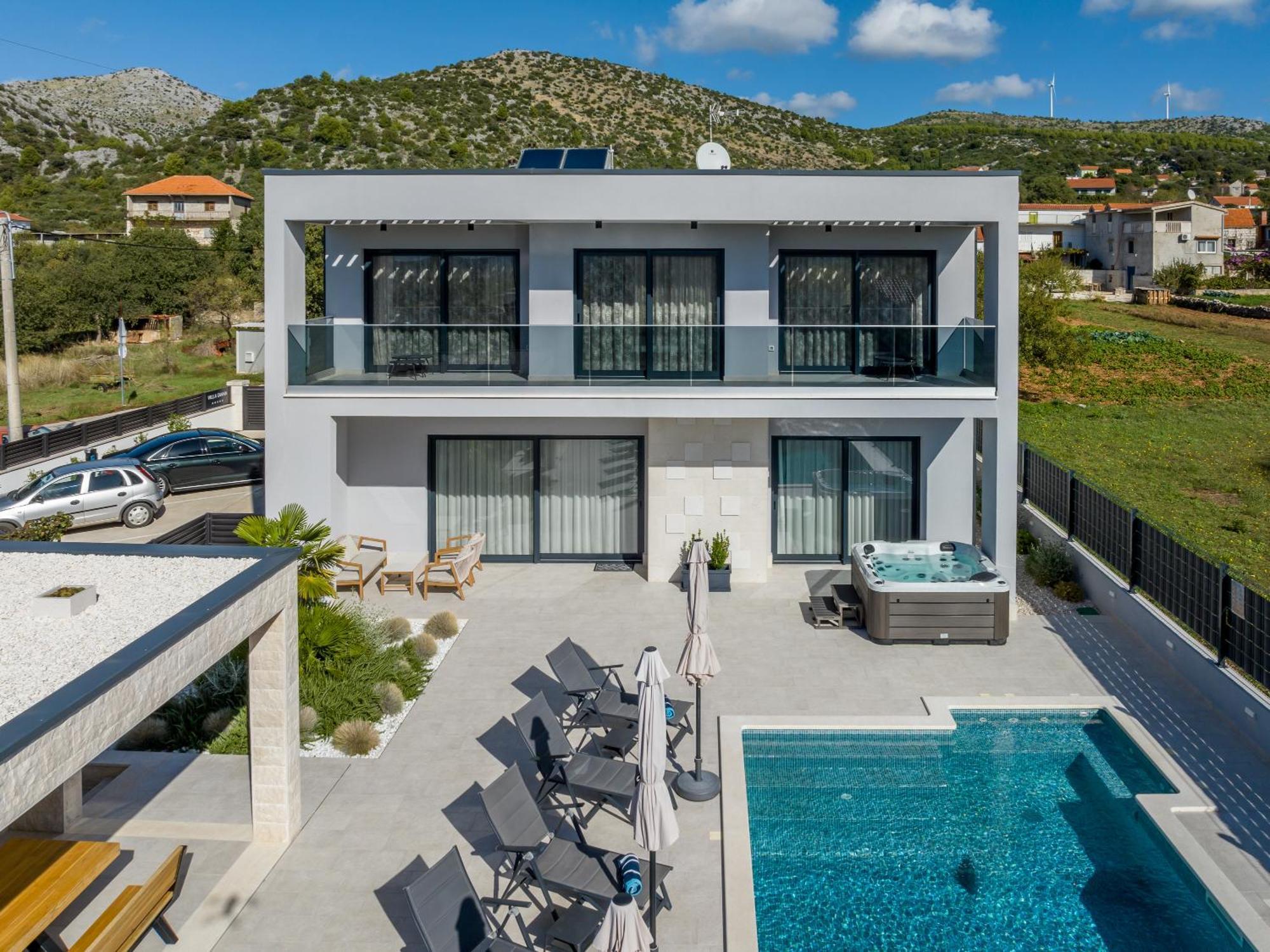 Luxury Villa Diana With Heated Pool And Jacuzzi Dograde Экстерьер фото